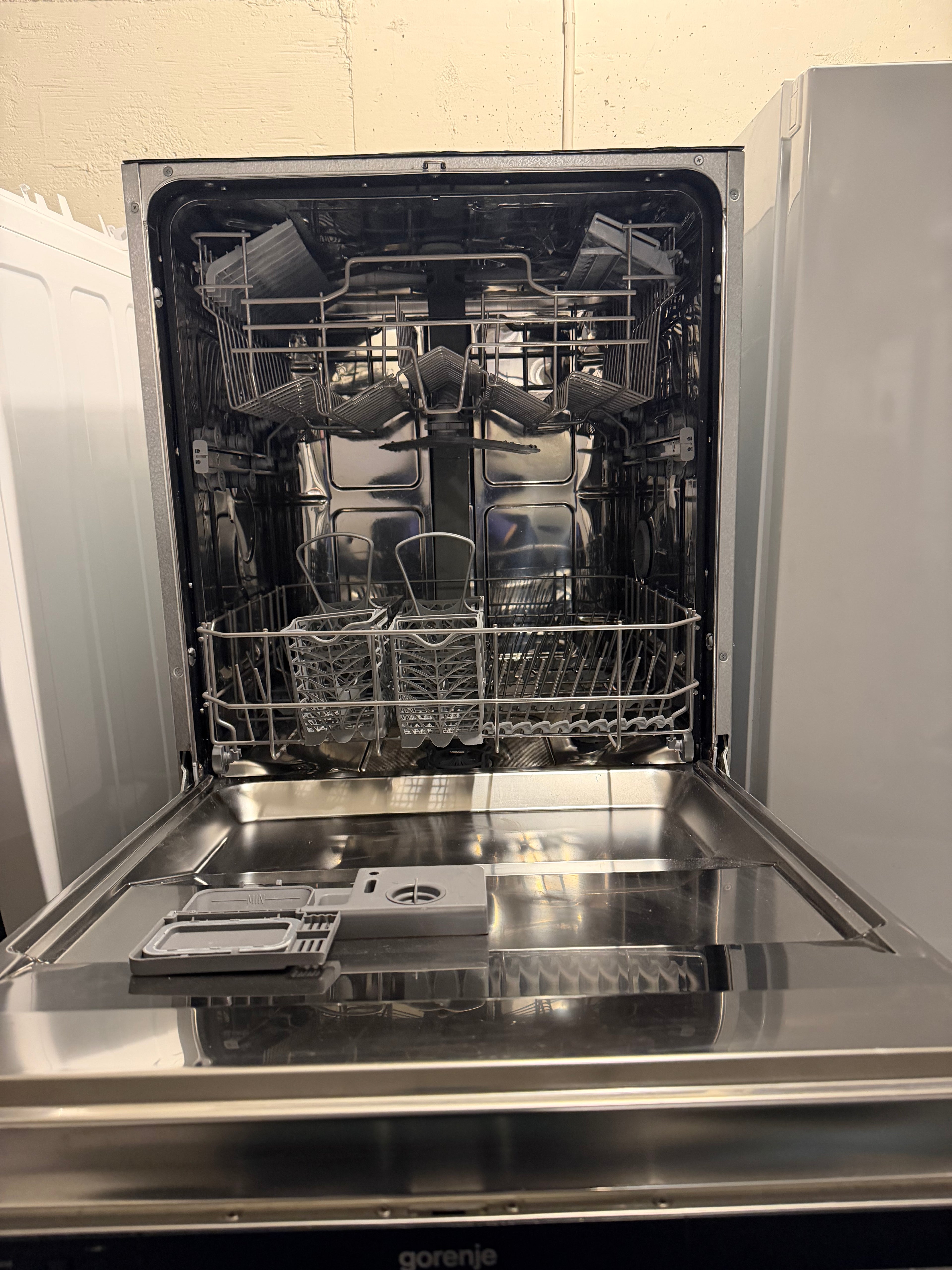 Gorenje integrert oppvaskmaskin – stillegående og pent brukt